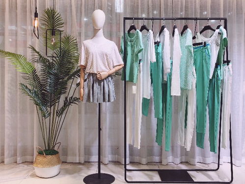 2020懒文化风潮下的品牌折扣女装 纯洁清新连衣裙的经销批发指南